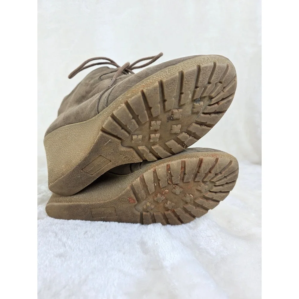 Maurices Women's Brown Suede Lace Up Wedge Ankle Boots‎ Size 9